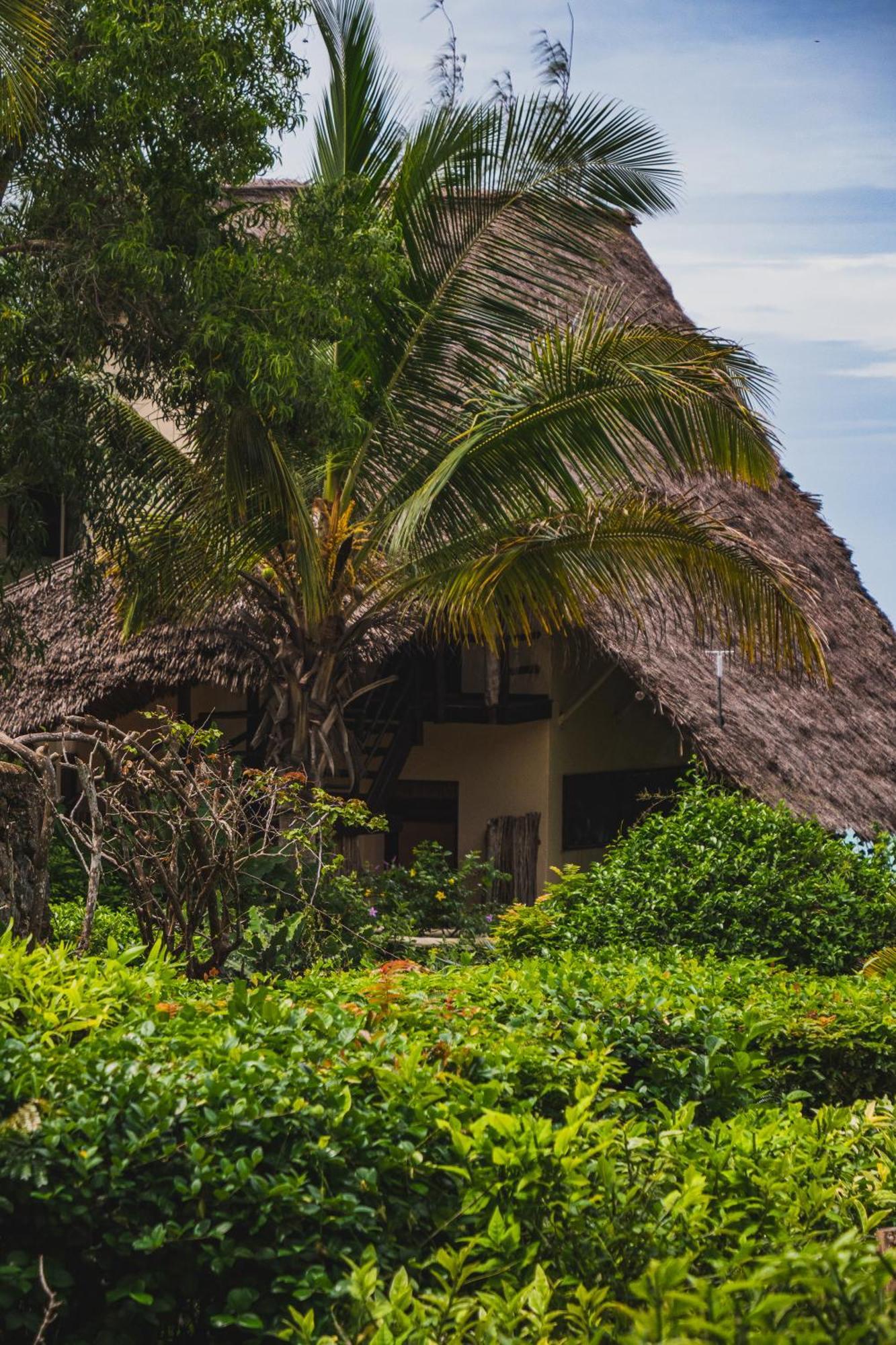 Sunshine Marine Lodge Matemwe  Exterior photo