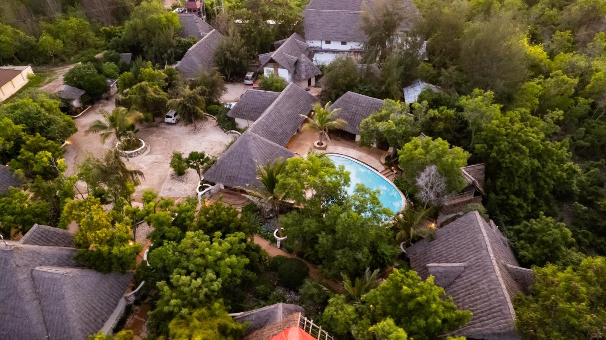 Sunshine Marine Lodge Matemwe  Exterior photo