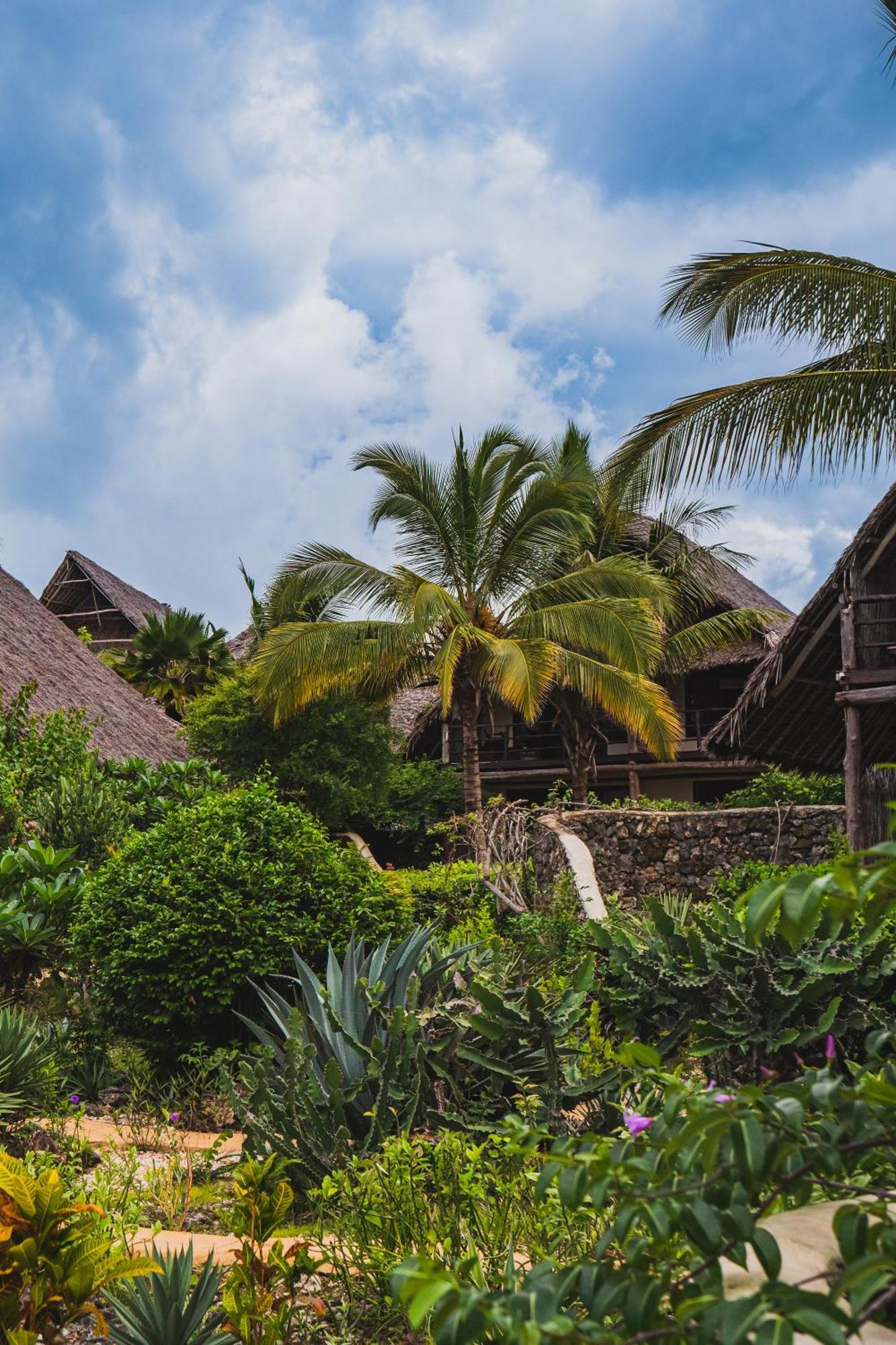 Sunshine Marine Lodge Matemwe  Exterior photo